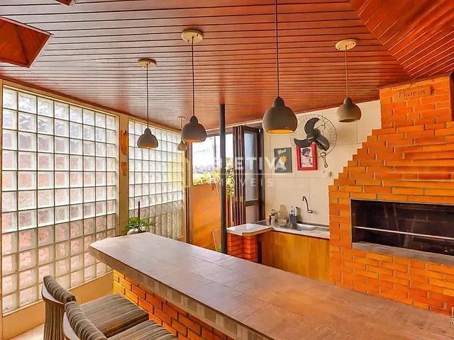 Casa 3 quartos e 3 banheiros, à venda, no bairro Passo da Areia em Porto Alegre
