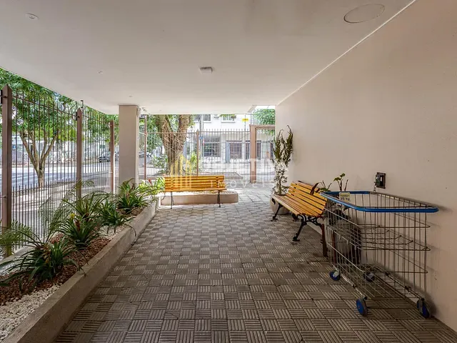 Apartamento 2 quartos e 2 banheiros, à venda, no bairro Petrópolis em Porto Alegre