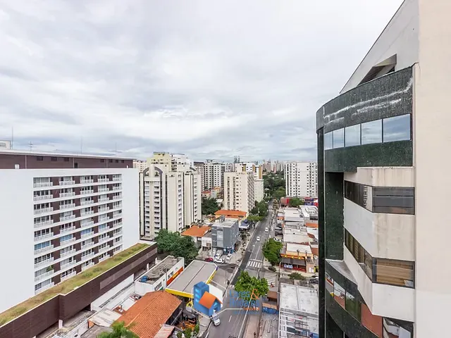 Sala à venda, no bairro Moema em São Paulo