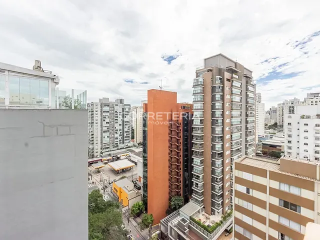 Sala à venda, no bairro Moema em São Paulo