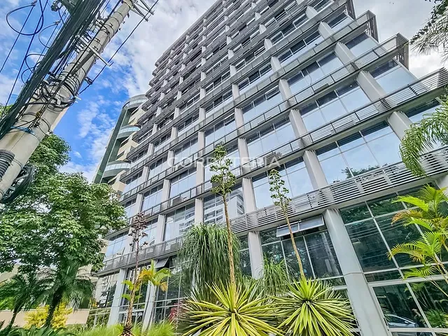 Sala à venda, no bairro Moema em São Paulo