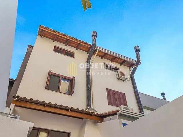 Casa 3 quartos e 4 banheiros, à venda, no bairro Hípica em Porto Alegre