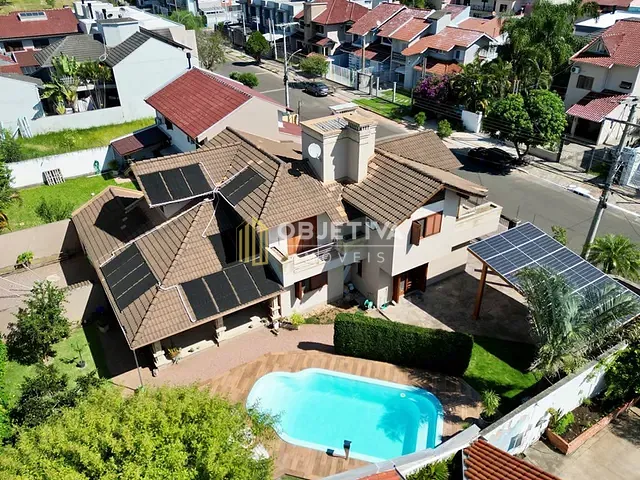Casa 4 quartos e 3 banheiros, à venda, no bairro Moinhos de Vento em Canoas