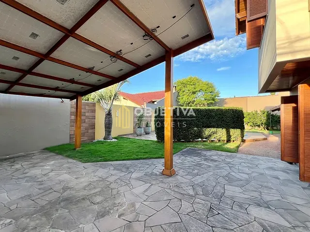 Casa 4 quartos e 3 banheiros, à venda, no bairro Moinhos de Vento em Canoas