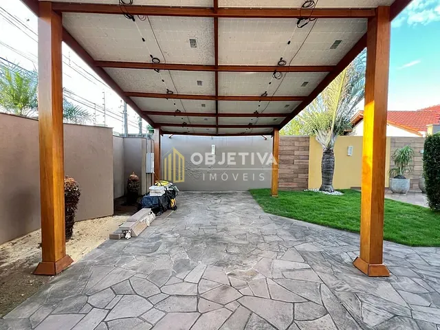 Casa 4 quartos e 3 banheiros, à venda, no bairro Moinhos de Vento em Canoas