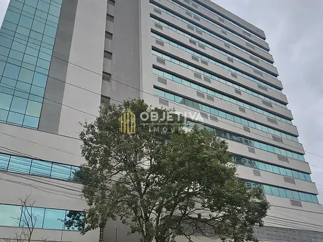 Sala à venda, no bairro Passo da Areia em Porto Alegre