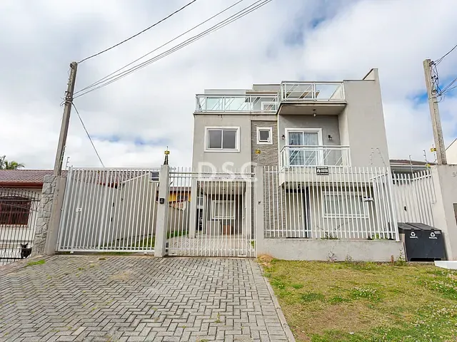 Casa 3 quartos e 2 banheiros, à venda, no bairro Xaxim em Curitiba