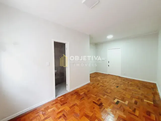 Apartamento 1 quarto e 1 banheiro, à venda, no bairro Menino Deus em Porto Alegre