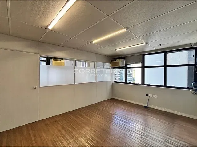 Sala à venda, no bairro Indianópolis em São Paulo