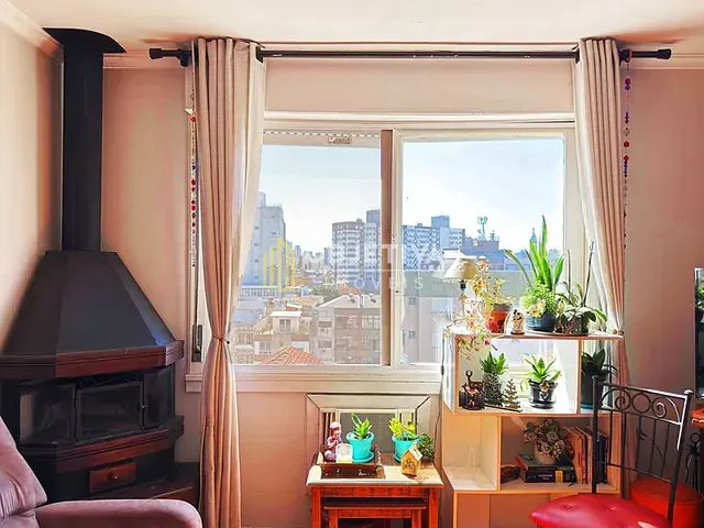Apartamento 2 quartos e 2 banheiros, à venda, no bairro Menino Deus em Porto Alegre
