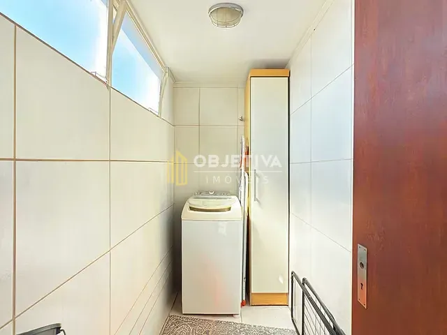 Apartamento 2 quartos e 2 banheiros, à venda, no bairro Menino Deus em Porto Alegre