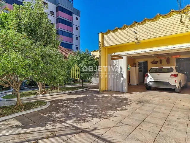 Casa 3 quartos e 2 banheiros, à venda, no bairro Passo da Areia em Porto Alegre