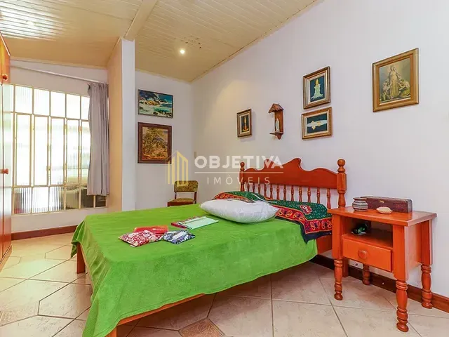 Casa 3 quartos e 2 banheiros, à venda, no bairro Passo da Areia em Porto Alegre