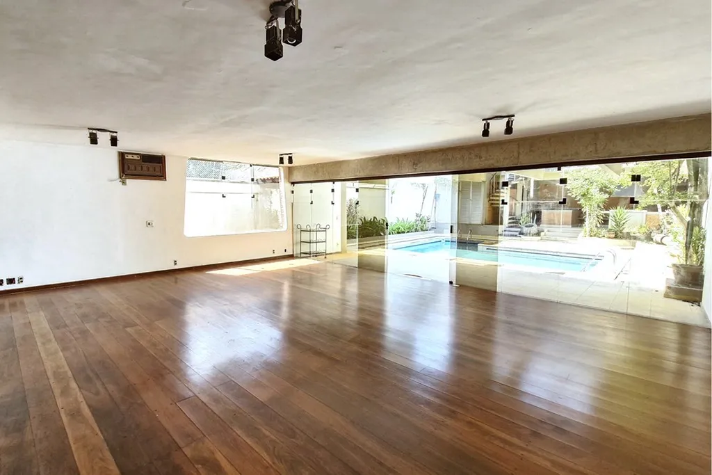 Casa à venda 5 Quartos 3 Suites 6 Vagas 570.21M² Santo Amaro São Paulo - SP