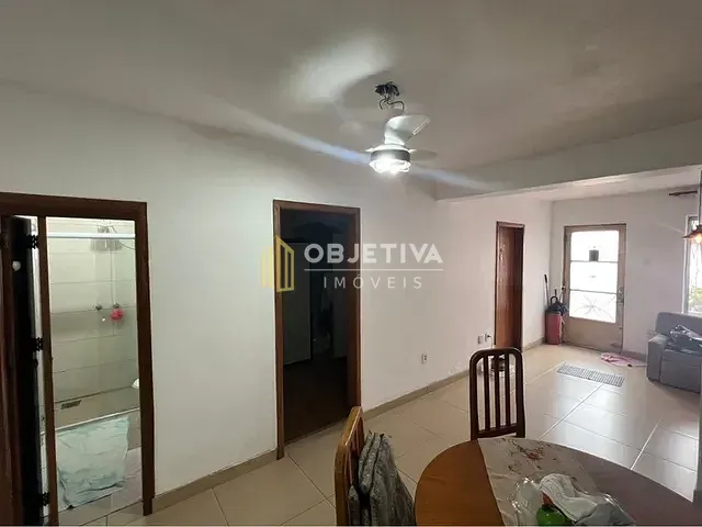 Casa 5 quartos e 3 banheiros, à venda, no bairro Partenon em Porto Alegre