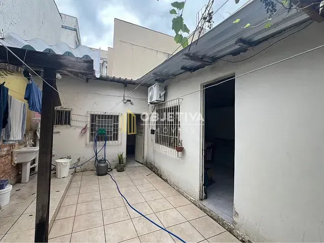 Casa 5 quartos e 3 banheiros, à venda, no bairro Partenon em Porto Alegre