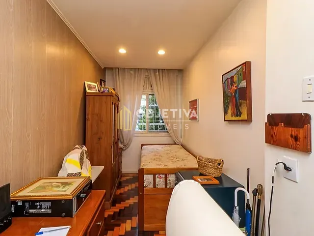 Casa 4 quartos e 3 banheiros, à venda, no bairro Passo da Areia em Porto Alegre