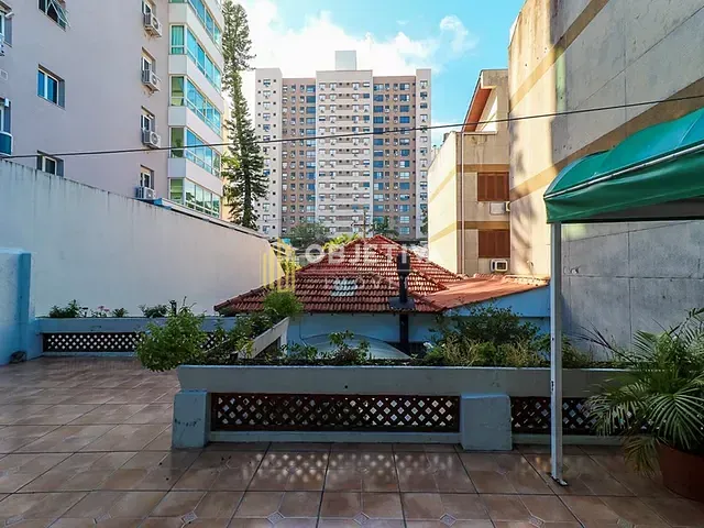 Casa 4 quartos e 3 banheiros, à venda, no bairro Passo da Areia em Porto Alegre