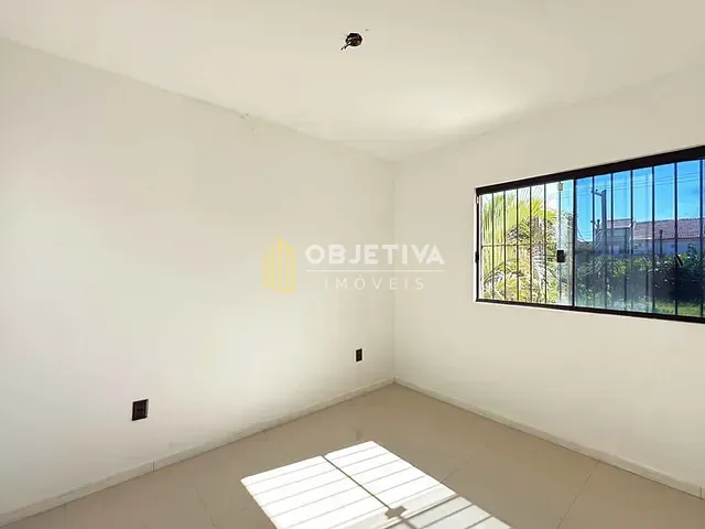 Casa 3 quartos e 3 banheiros, à venda, no bairro Guarujá em Porto Alegre