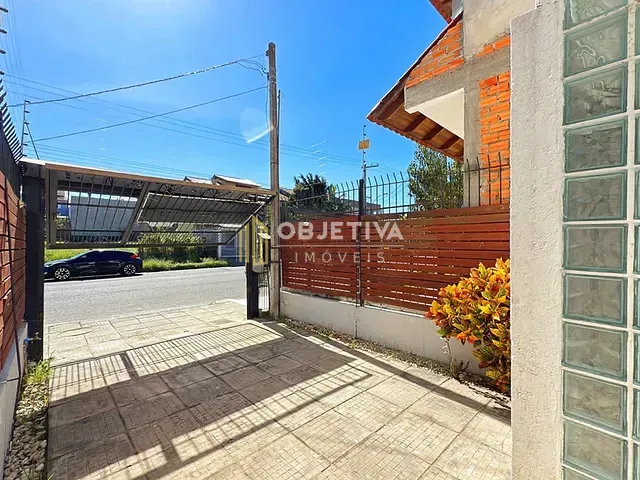 Casa 3 quartos e 3 banheiros, à venda, no bairro Guarujá em Porto Alegre