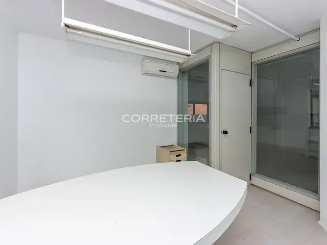 Sala à venda, no bairro Vila Olímpia em São Paulo