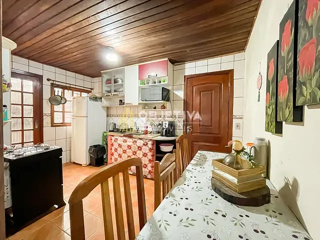 Casa 2 quartos e 1 banheiro, à venda, no bairro Hípica em Porto Alegre