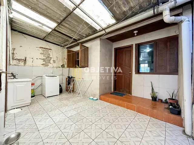 Casa 2 quartos e 1 banheiro, à venda, no bairro Hípica em Porto Alegre