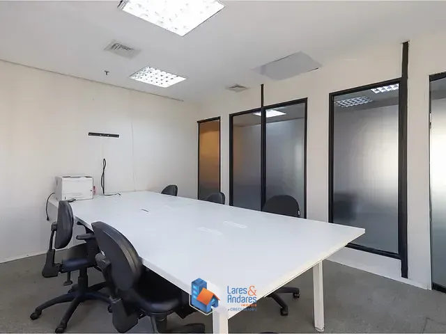 Sala à venda, no bairro Brooklin Paulista em São Paulo