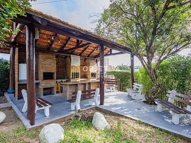 Apartamento 2 quartos e 1 banheiro, à venda, no bairro Vila Ipiranga em Porto Alegre