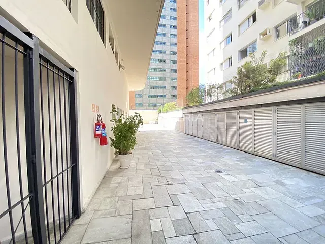 Apartamento 1 quarto e 2 banheiros, à venda, no bairro Indianópolis em São Paulo