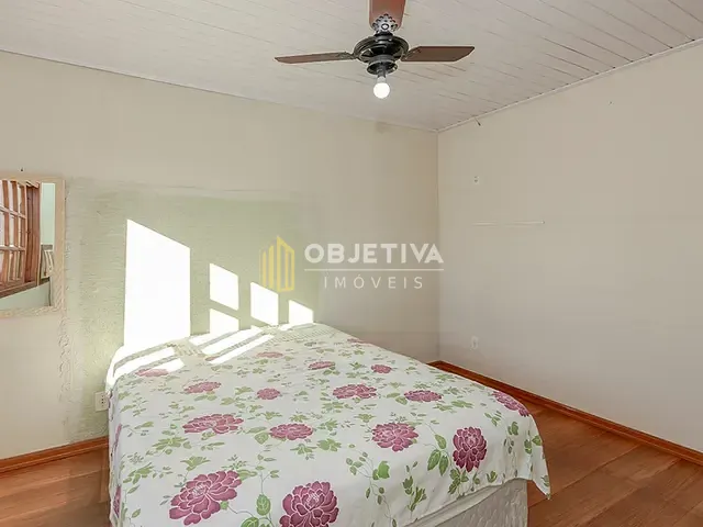 Casa 4 quartos e 2 banheiros, à venda, no bairro Vila Nova em Porto Alegre