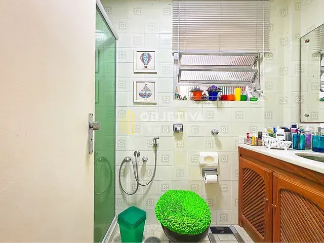 Apartamento 2 quartos e 2 banheiros, à venda, no bairro Menino Deus em Porto Alegre