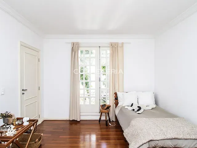 Casa 5 quartos e 7 banheiros, à venda, no bairro Alto da Boa Vista em São Paulo