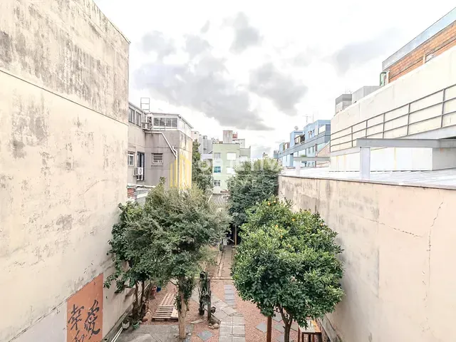 Casa 6 quartos e 4 banheiros, à venda, no bairro Santana em Porto Alegre