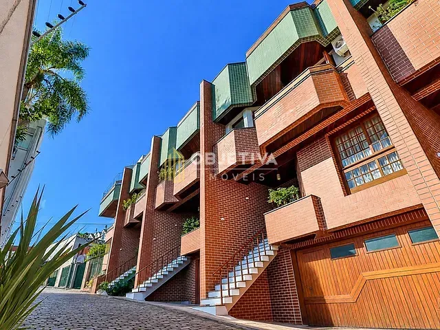 Casa 4 quartos e 4 banheiros, à venda, no bairro Chácara das Pedras em Porto Alegre