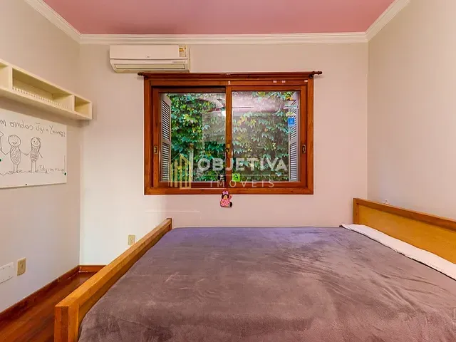 Casa 4 quartos e 4 banheiros, à venda, no bairro Chácara das Pedras em Porto Alegre