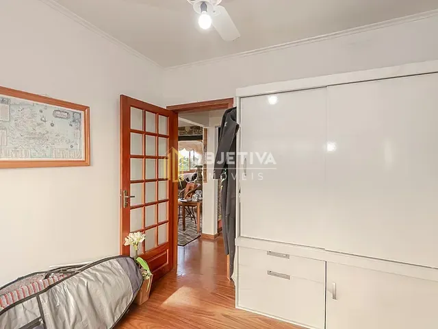 Casa 4 quartos e 3 banheiros, à venda, no bairro Passo da Areia em Porto Alegre