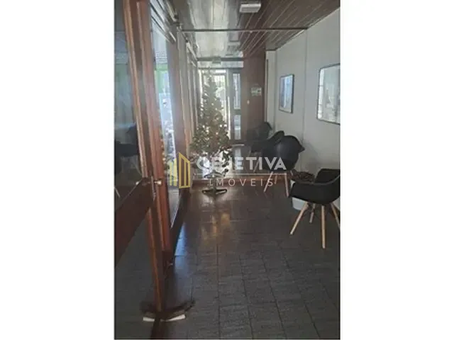 Apartamento 1 quarto e 1 banheiro, à venda, no bairro Menino Deus em Porto Alegre