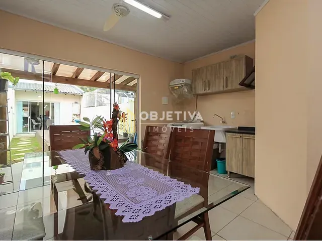 Casa 3 quartos e 3 banheiros, à venda, no bairro Guarujá em Porto Alegre