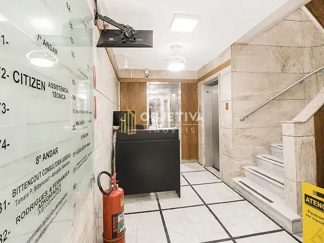 Sala à venda, no bairro Centro Histórico em Porto Alegre