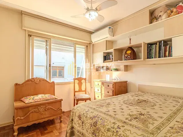 Apartamento 3 quartos e 2 banheiros, à venda, no bairro Menino Deus em Porto Alegre