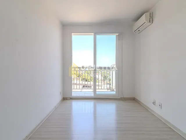 Apartamento 2 quartos e 2 banheiros, à venda, no bairro Jardim Sabará em Porto Alegre