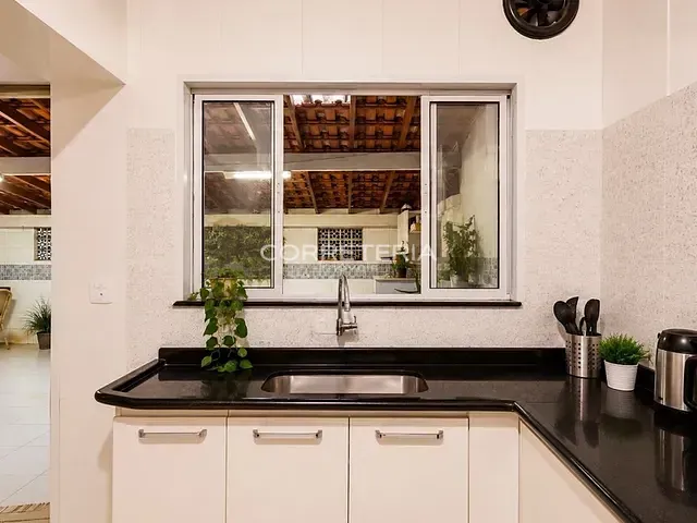Casa 4 quartos e 2 banheiros, à venda, no bairro Vila Guarani (Z Sul) em São Paulo