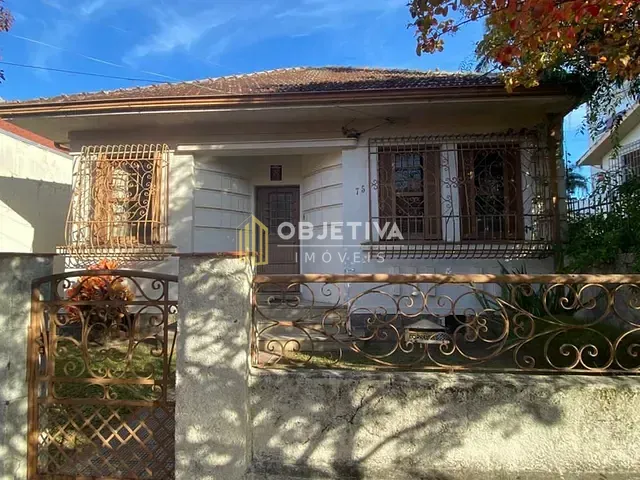 Casa 3 quartos e 2 banheiros, à venda, no bairro Azenha em Porto Alegre