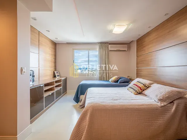 Cobertura / Penthouse 4 quartos e 6 banheiros, à venda, no bairro Menino Deus em Porto Alegre
