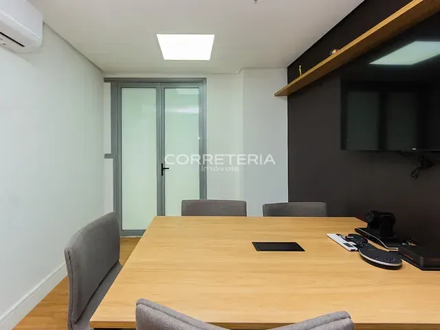 Sala à venda, no bairro Santo Amaro em São Paulo