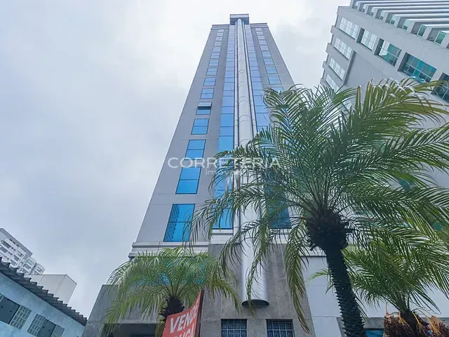 Sala à venda, no bairro Alto da Boa Vista em São Paulo