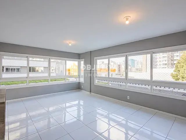 Apartamento 3 quartos e 2 banheiros, à venda, no bairro Vila Ipiranga em Porto Alegre