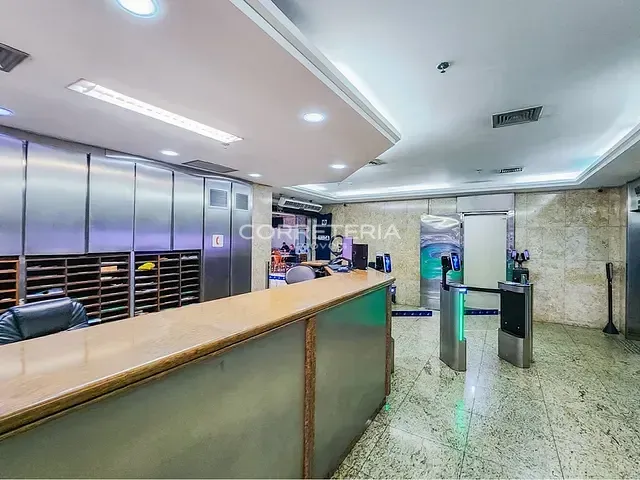 Sala à venda, no bairro Pinheiros em São Paulo