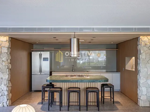 Apartamento 3 quartos e 5 banheiros, à venda, no bairro Três Figueiras em Porto Alegre